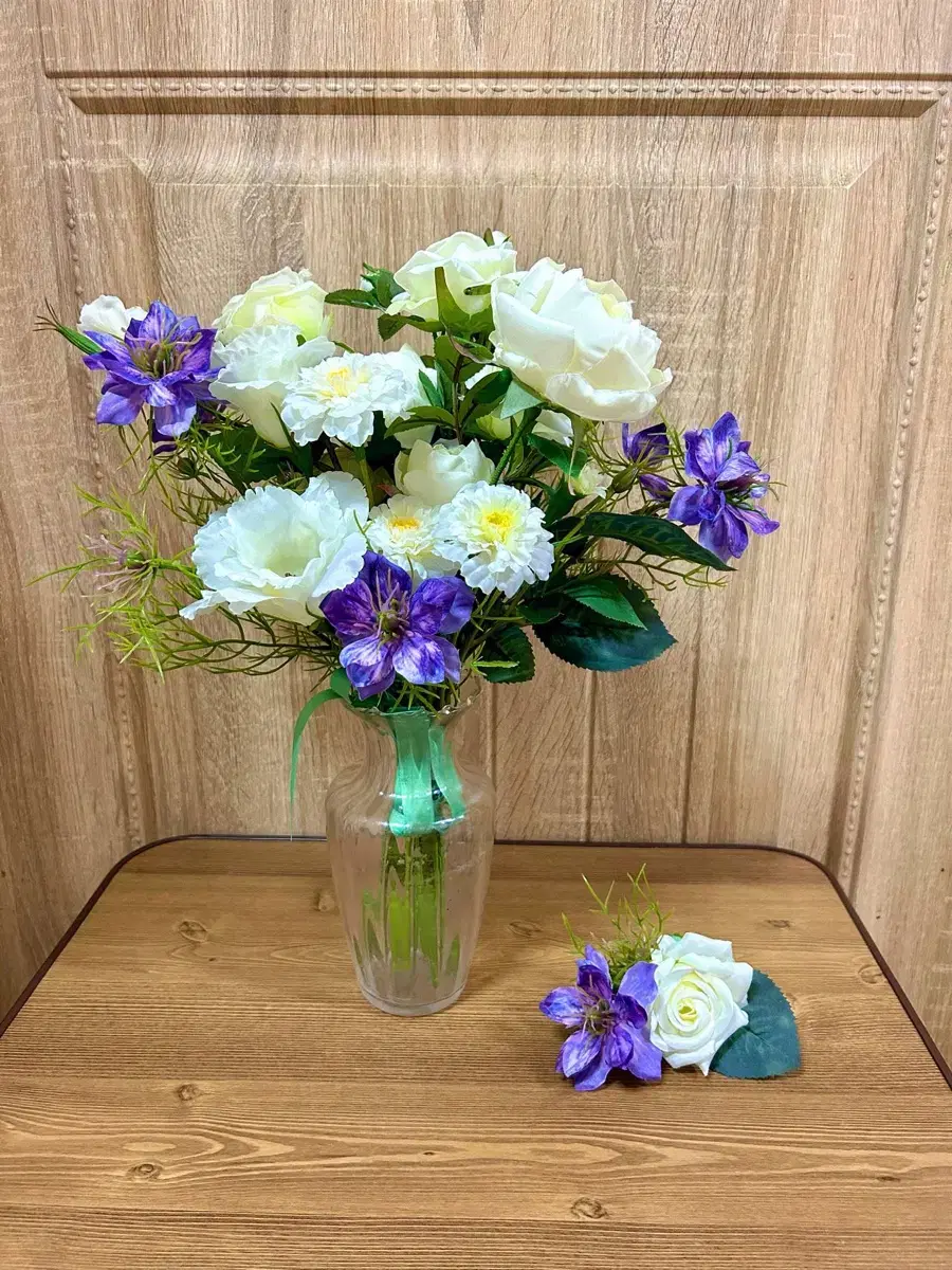 Jo Harmony Bouquet & Boutonniere (New)