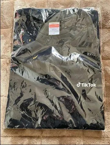 TikTok LIVE 블랙 티셔츠