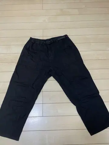#그라미치 루즈 테이퍼드 팬츠