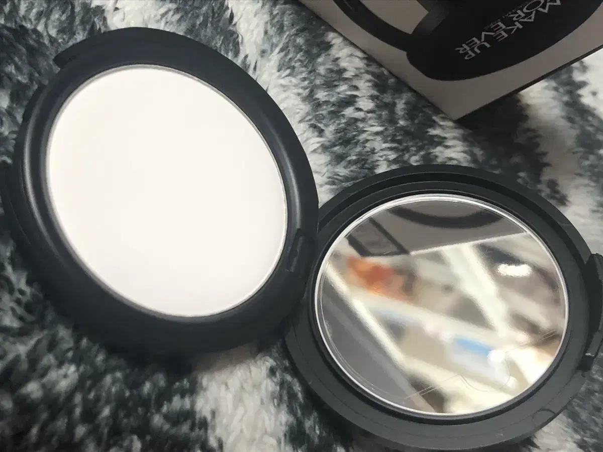 MAKE UP FOR EVER UHD Powder Mini