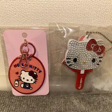 산리오 헬로키티 자수 패치 키링 + 미니 거울 세트