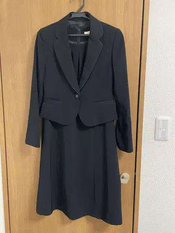 주말 가격 인하! 블랙 포멀 자켓+반팔 원피스