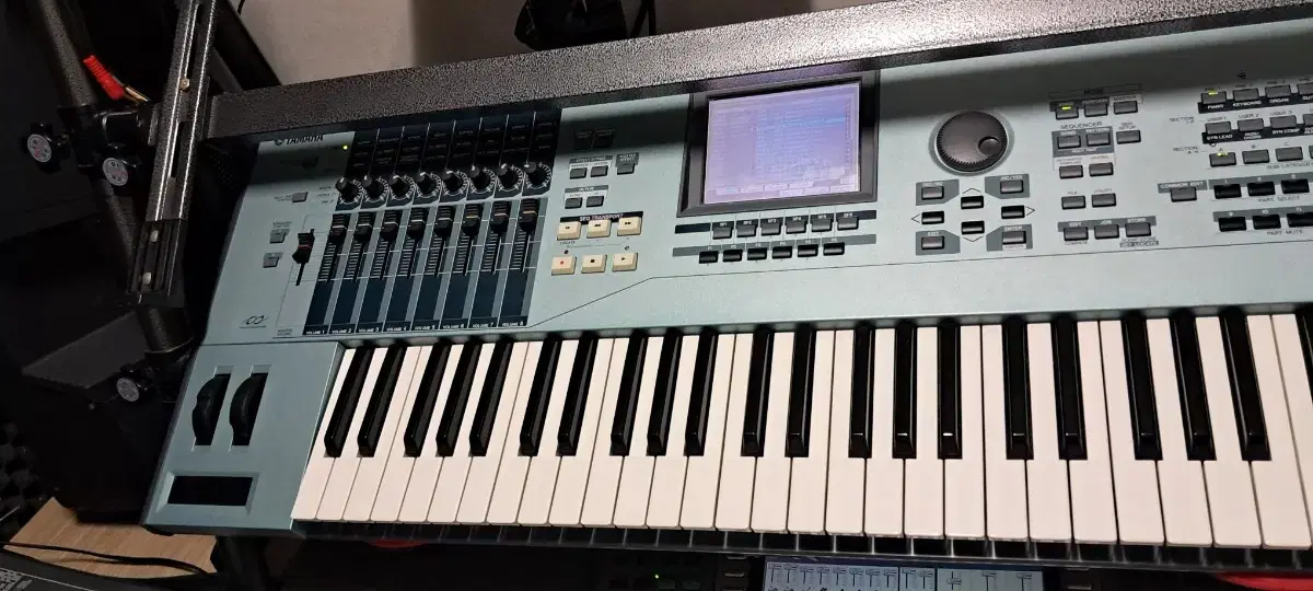 Yamaha Motif XS6