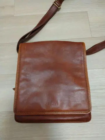 브라운 가죽 숄더백