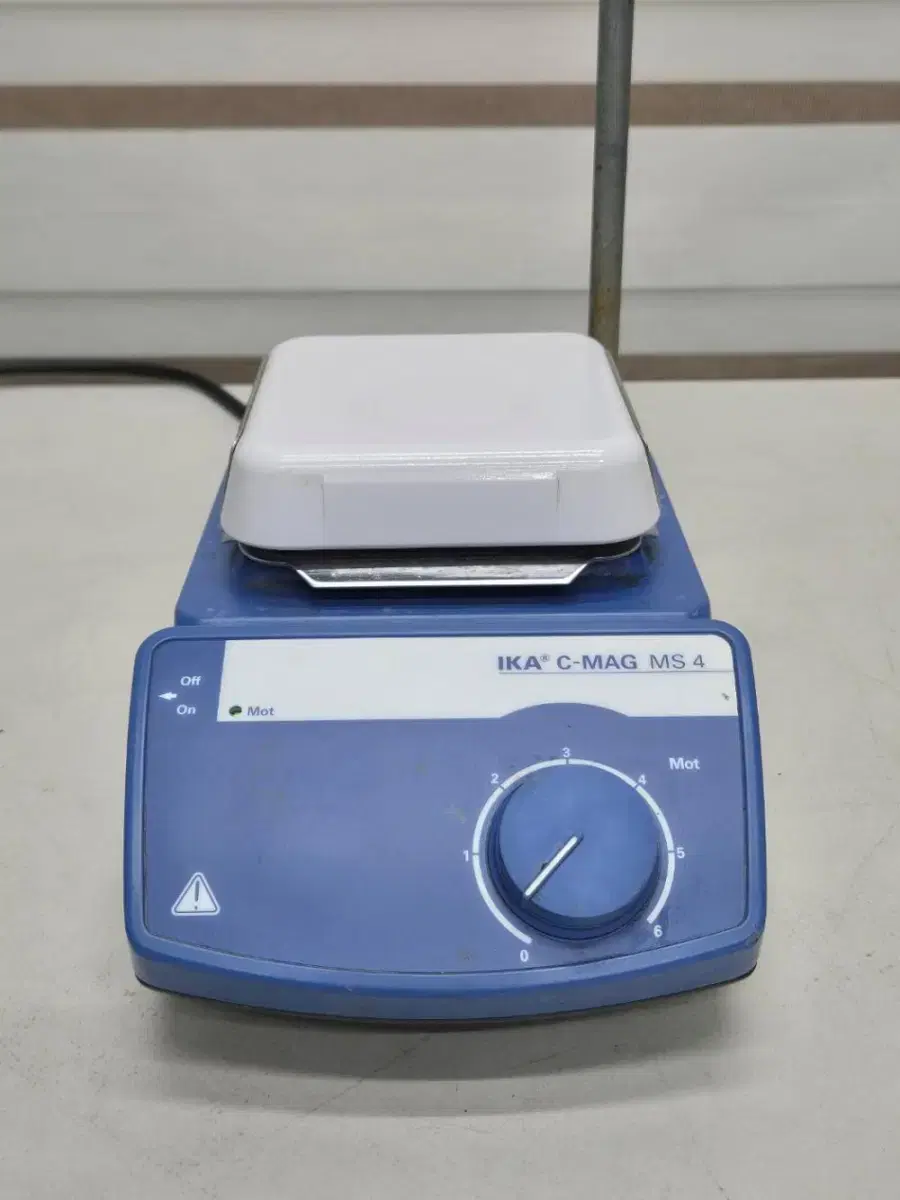 IKA C-MAG MS4 Magnetic Stirrer