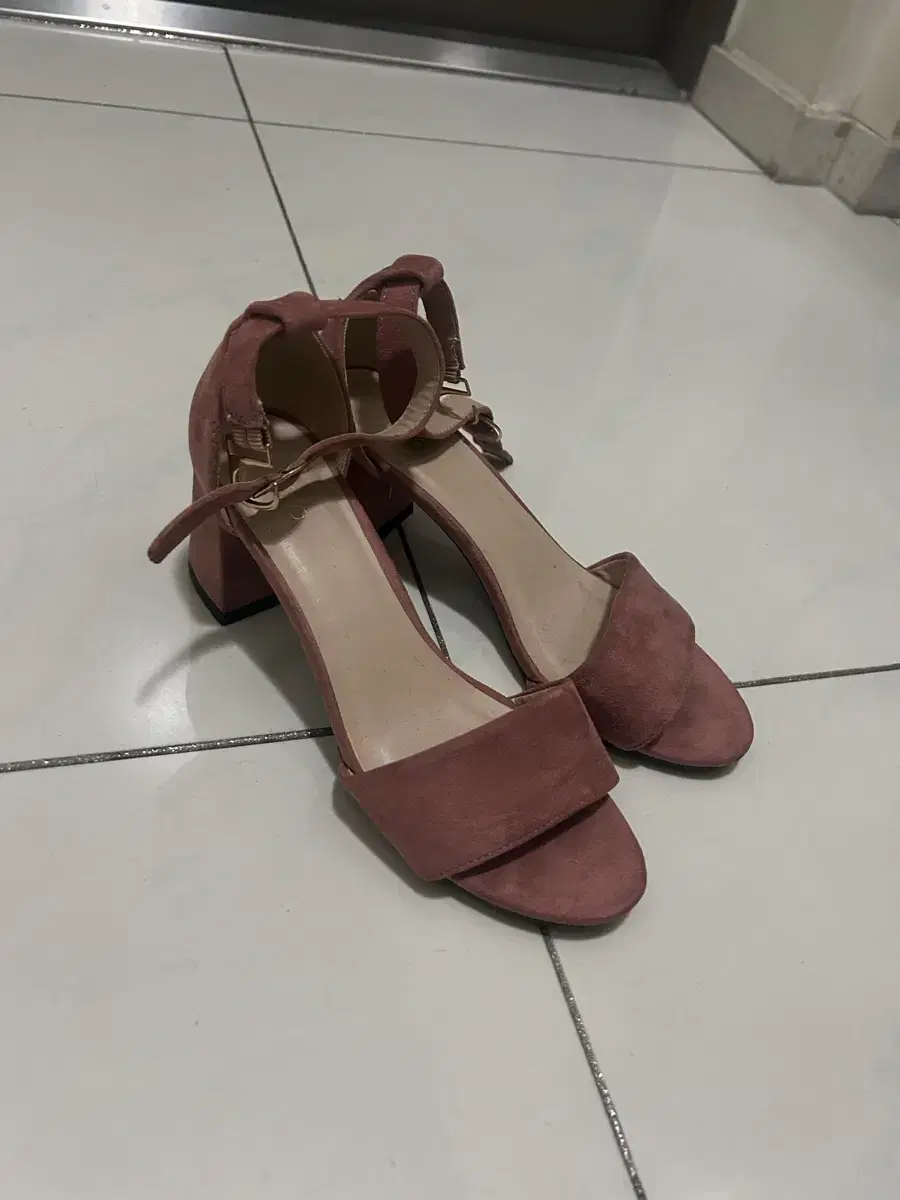 MIXXO Strap Sandals 230