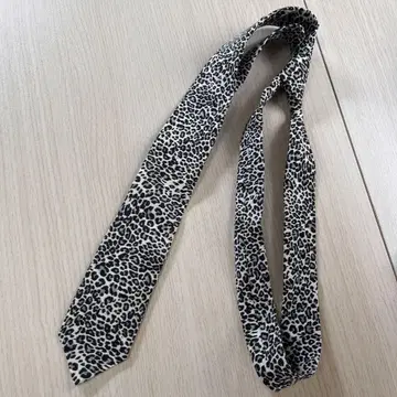 에네스베 넥타이