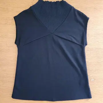 유나이티드 도쿄 풀오버 슬리브리스
