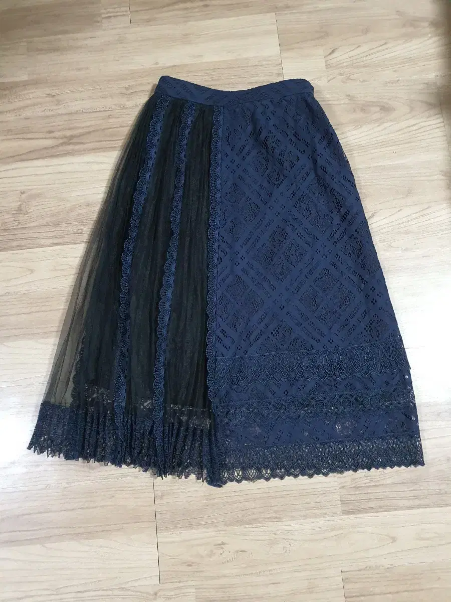 O'2nd Lace Skirt