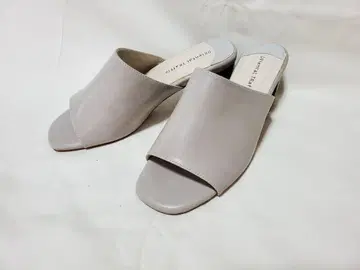 그레이 오픈토 샌들 미들 힐