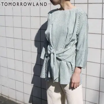 TOMORROW LAND 투모로우랜드 페플럼 블라우스 36