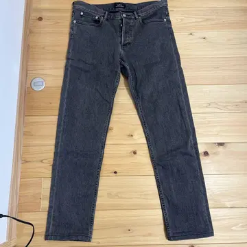 아페쎄 PETIT NEW STANDARD 31 사이즈 그레이 데님