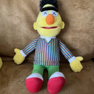유니클로 KAWS 카우스 세서미 스트릿 버트 봉제 인형