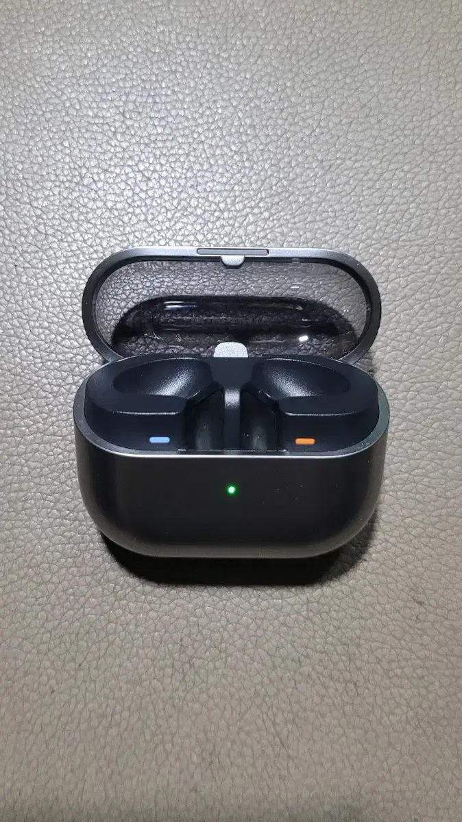 Buds 3 Main Body Charging Case