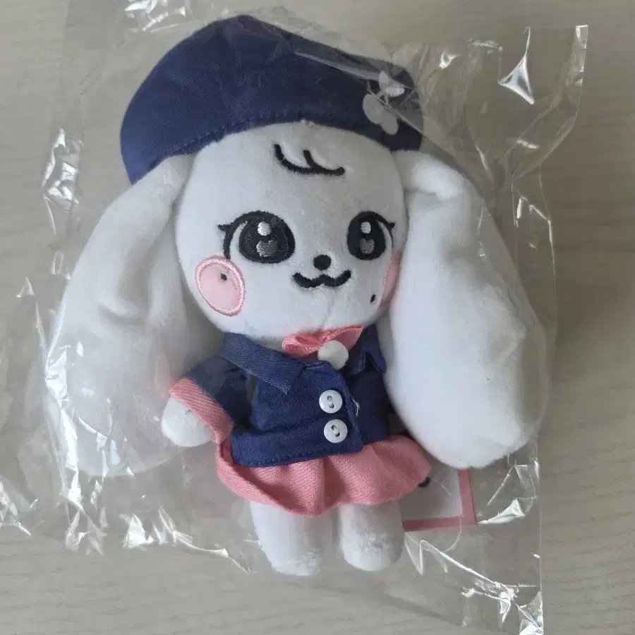 minive スクールプラッシュキーリング チーズ Minive Cherry Cheese School Plush Key Ring 10cm Ive on