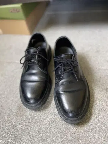 Dr. Martens 블랙 레이스업 슈즈