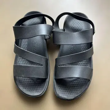 남성용 스트랩 샌들 블랙