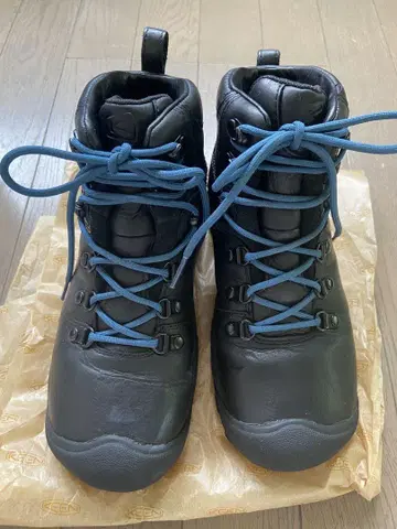 KEEN 킨 피레니즈 우먼 24.5cm 블랙