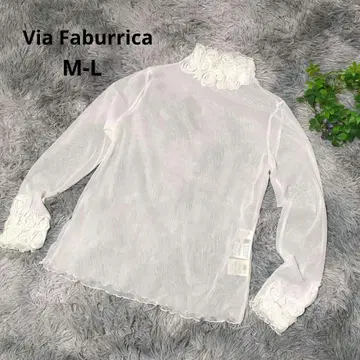 비아파브리카 화이트 플라워 모티브 긴팔 상의 [M-L] 비침