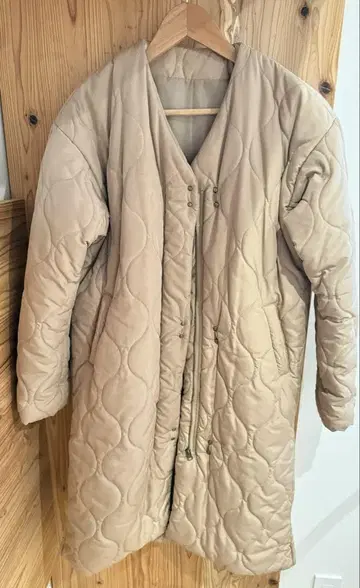 베이지 퀼팅 롱 자켓