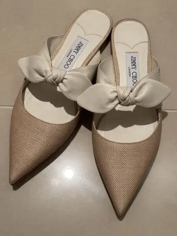 JIMMY CHOO 베이지 리본 샌들 38 하프