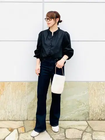 유니클로 새상품 미사용 다크 네이비 W28 슬림 플레어 청바지