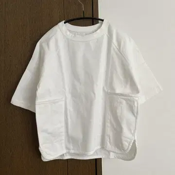 UNIVERSAL TISSU 화이트 티셔츠