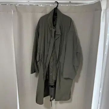 자라 올리브 그린 모즈 코트