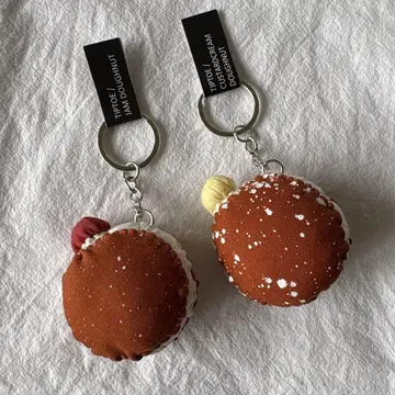 TEA & TREATS 도넛
