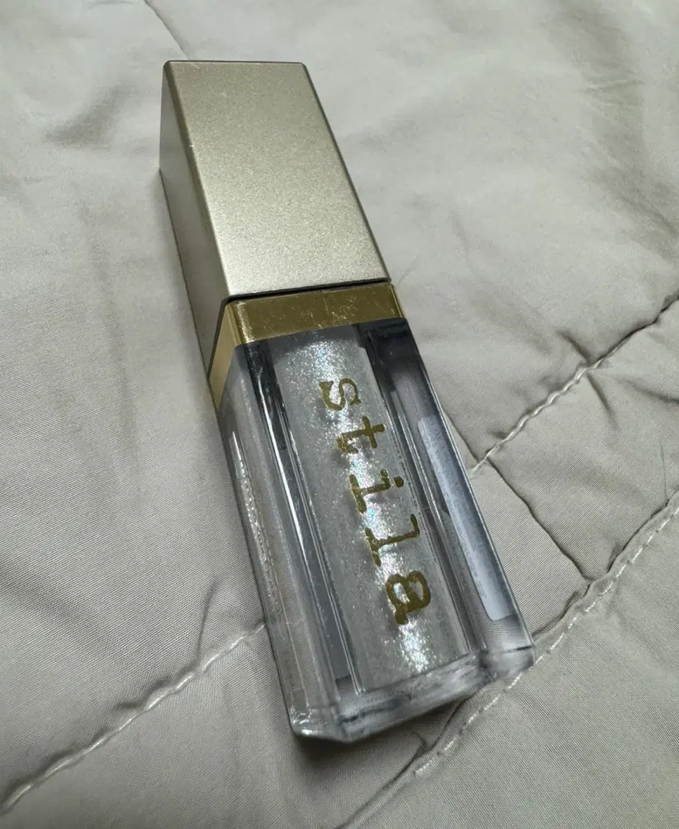 Stila Magnificent Metals Glitter & Glow Liquid Eye Shadow Perlina