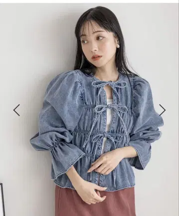 로리즈팜 데님 셔링 블라우스