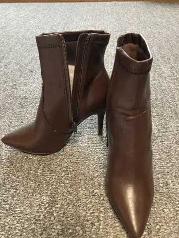 브라운 지퍼 부티 하이 힐