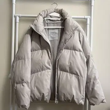 라이트 그레이 퀼팅 다운 자켓
