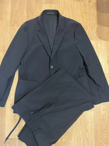 유니클로 셋업 수트 블랙
