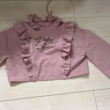 Pinky Room 프릴이 달린 크롭 상의