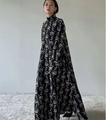 CLANE 스트라이프 플라워 자수 원피스 클라네 자수 블랙