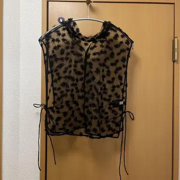 맥피 플라워 자수 베스트 블랙