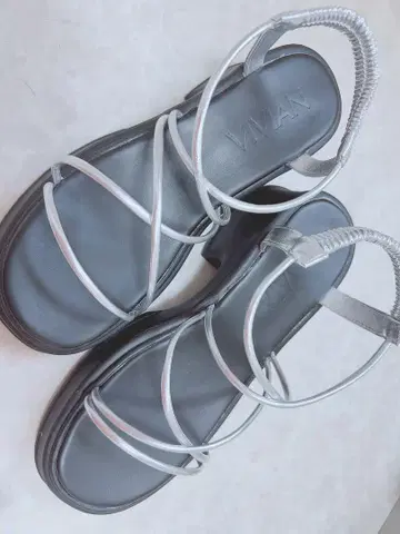 VIVIANCOLLECTION 통굽 스트랩 샌들 LL 사이즈