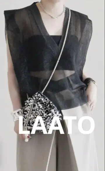 LAATO 비침 V넥 블랙 슬리브리스 니트