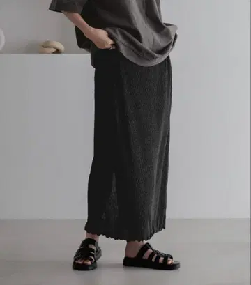 LOWRYS FARM 샤이니 플리츠 타이트 스커트 327978