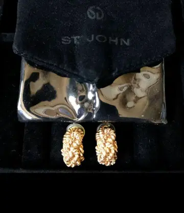 ST.JOHN Gold 서클 빈티지 귀찌 중고품 i56