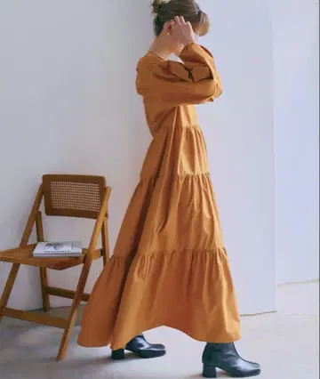 백 개더 티어드 원피스 titivate