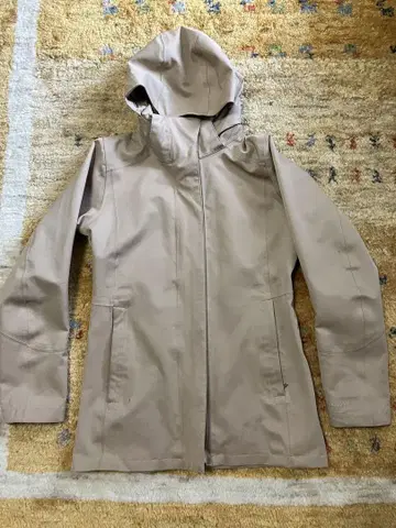Patagonia 마운틴 후드티 베이지 후드 부착