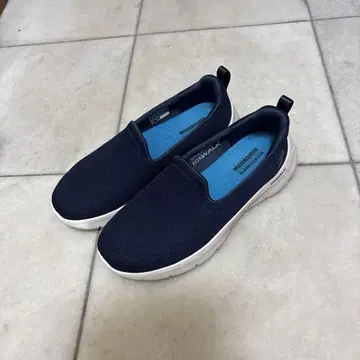 Skechers 네이비 슬립온