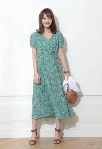 JUSGLITTY 꽃무늬 카슈쿨 원피스 그린
