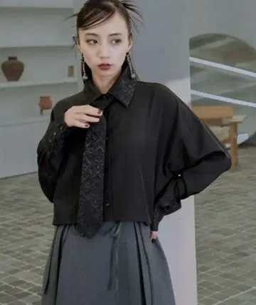 hare 하레 넥타이 숏 셔츠(HARE)