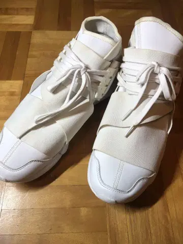 Y-3 화이트 하이컷 스니커즈 qasa