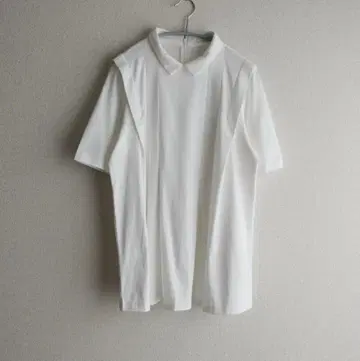 시원한 옷깃이 있는 풀오버
