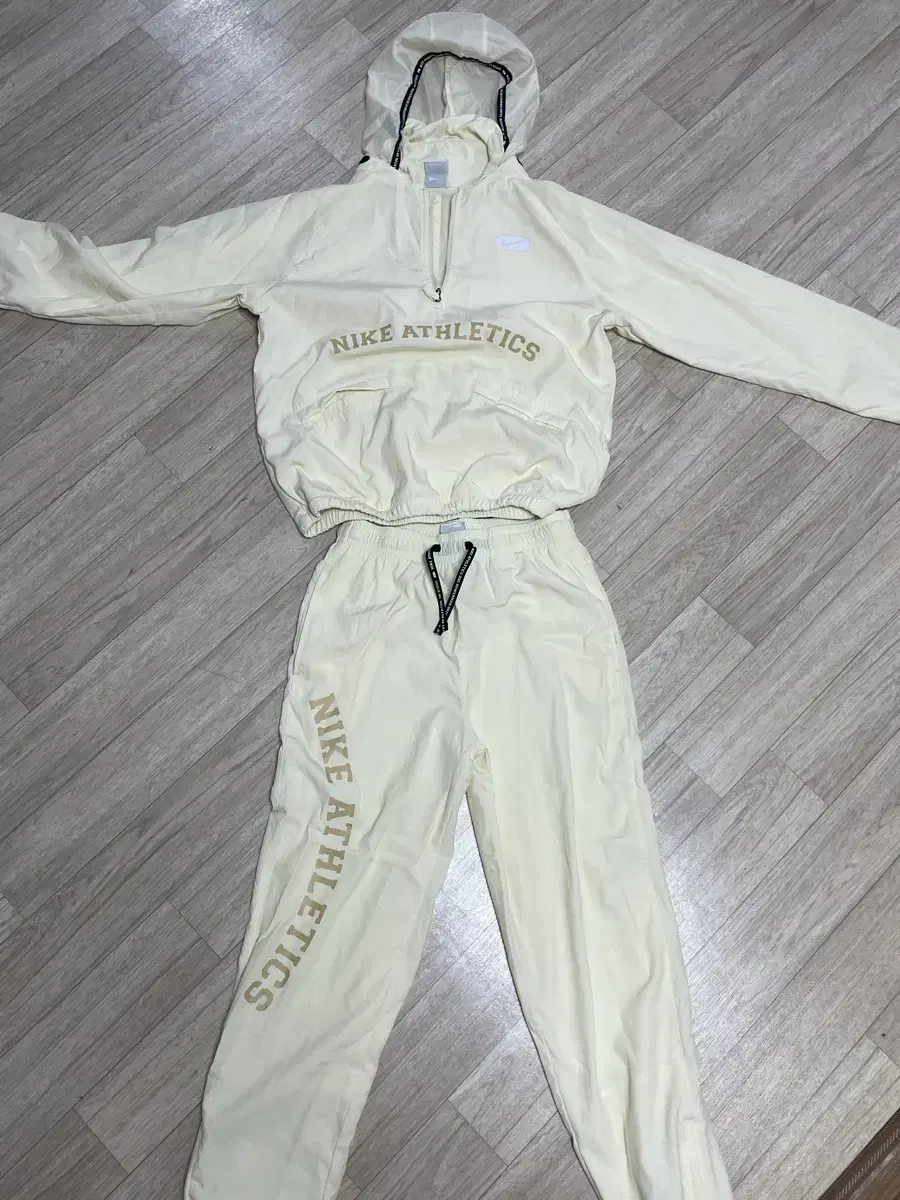 Nike Girls' Junior Clothing