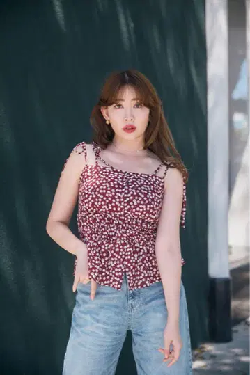 헤르립토 체리 패턴 스트랩 톱 S